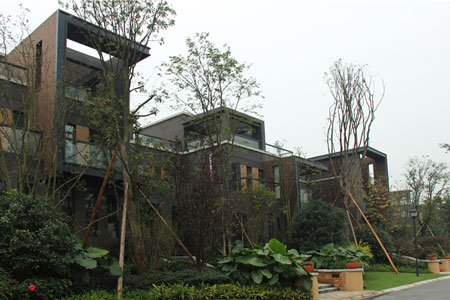 Chengdu Tang Lake, Bolin City introduce the concept of international advanced life and elegant architecture. It used 6000 square meters dassoXTR rain clad siding material and finished in 2012.